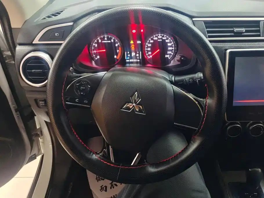 Mitsubishi ASX — фото 15