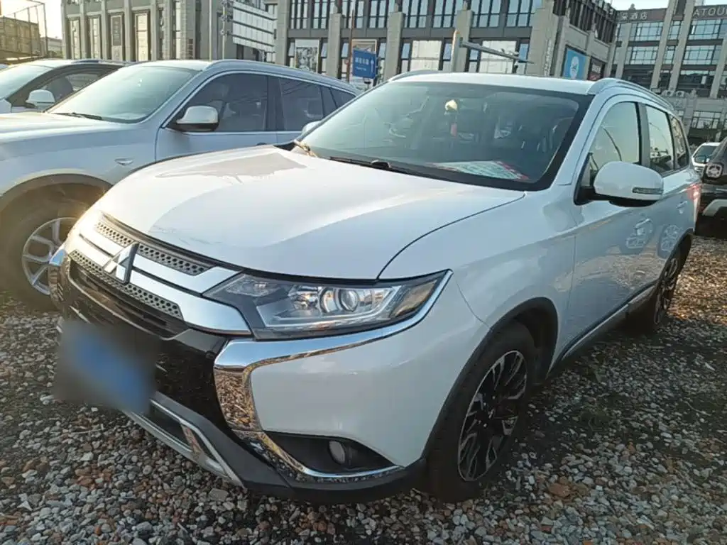 Mitsubishi Outlander — фото 2