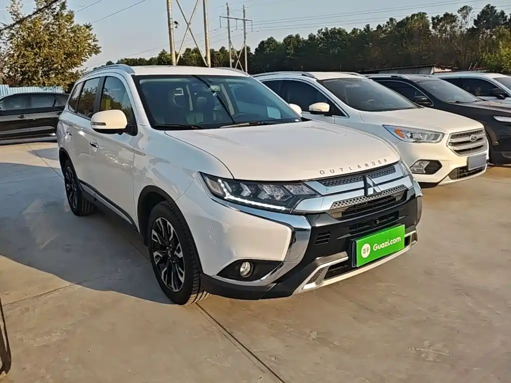 Mitsubishi Outlander — фото 4