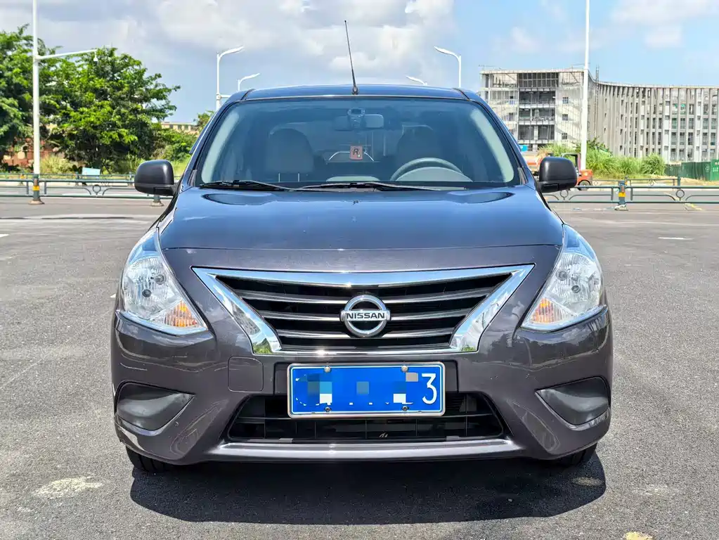 Nissan Sunny — фото 2