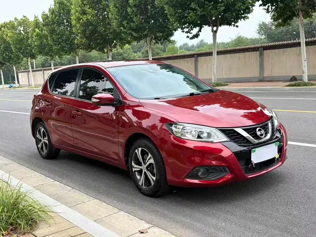 Nissan Tiida — фото 3