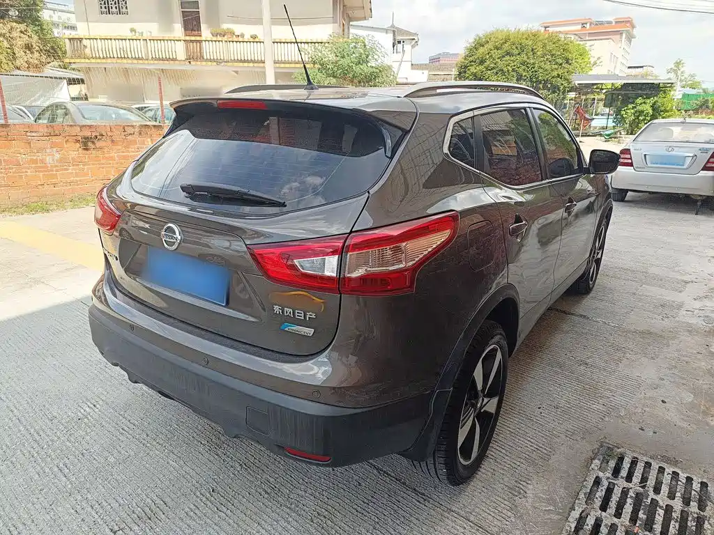 Nissan Qashqai — фото 7