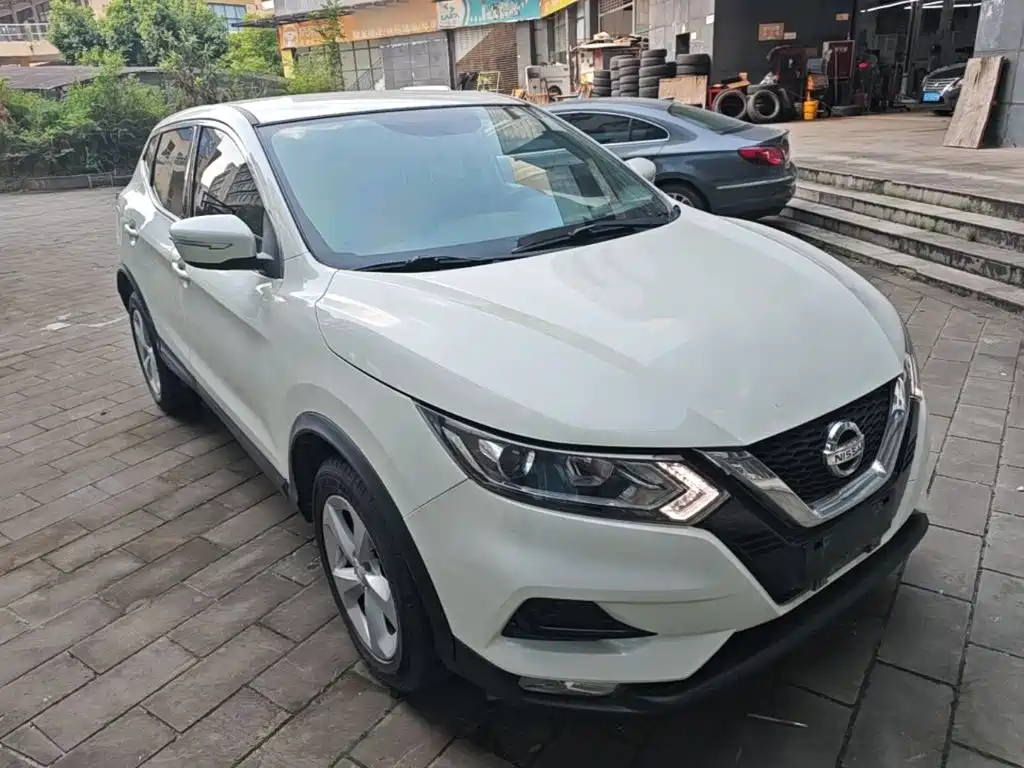 Nissan Qashqai — фото 4