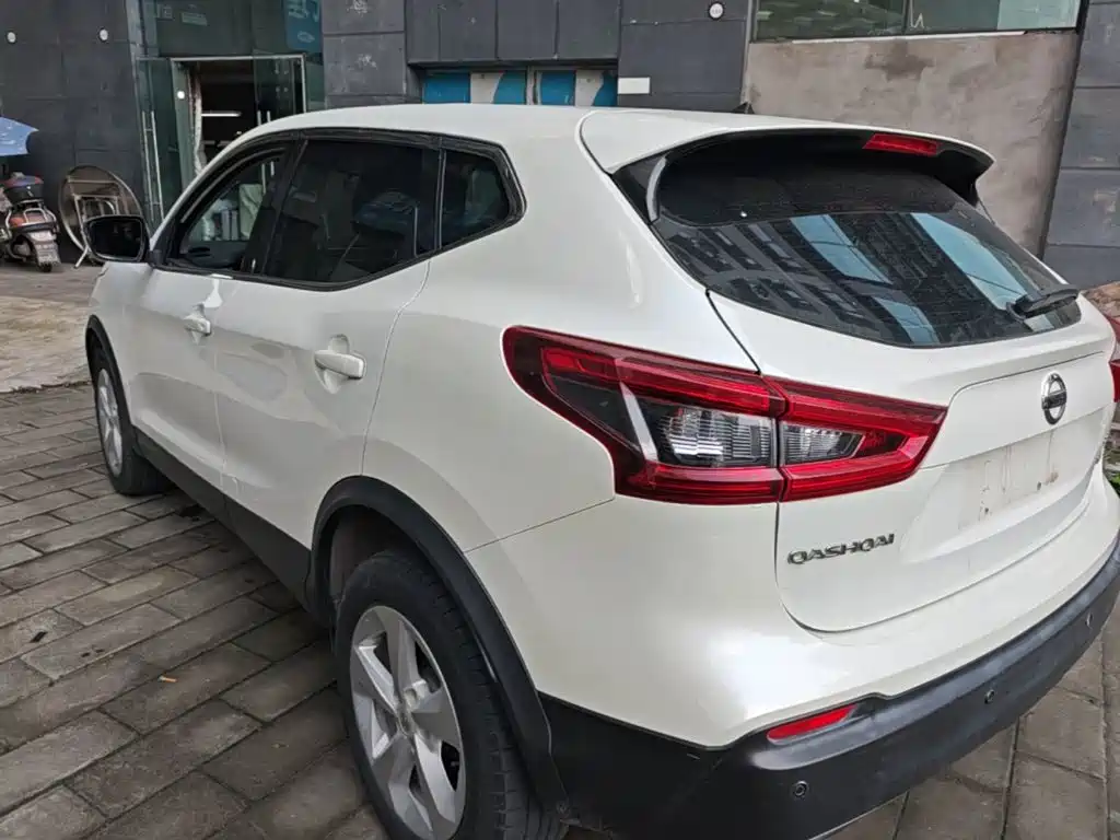 Nissan Qashqai — фото 5