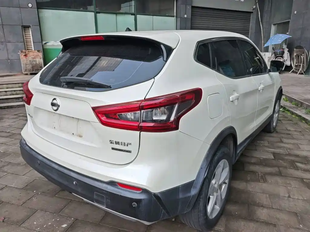 Nissan Qashqai — фото 7