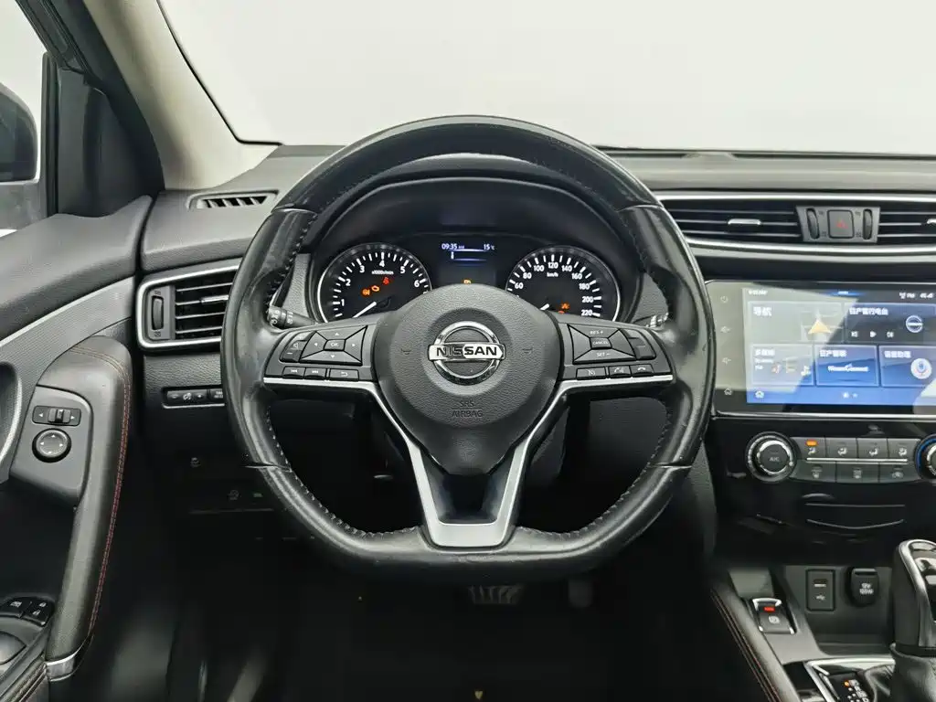 Nissan Qashqai — фото 11
