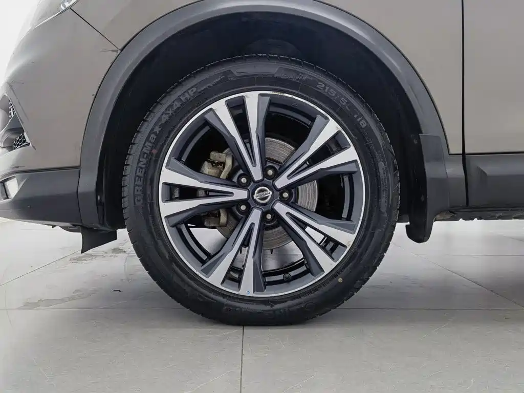 Nissan Qashqai — фото 17