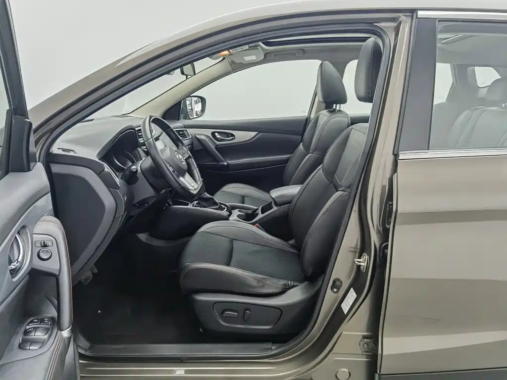 Nissan Qashqai — фото 10