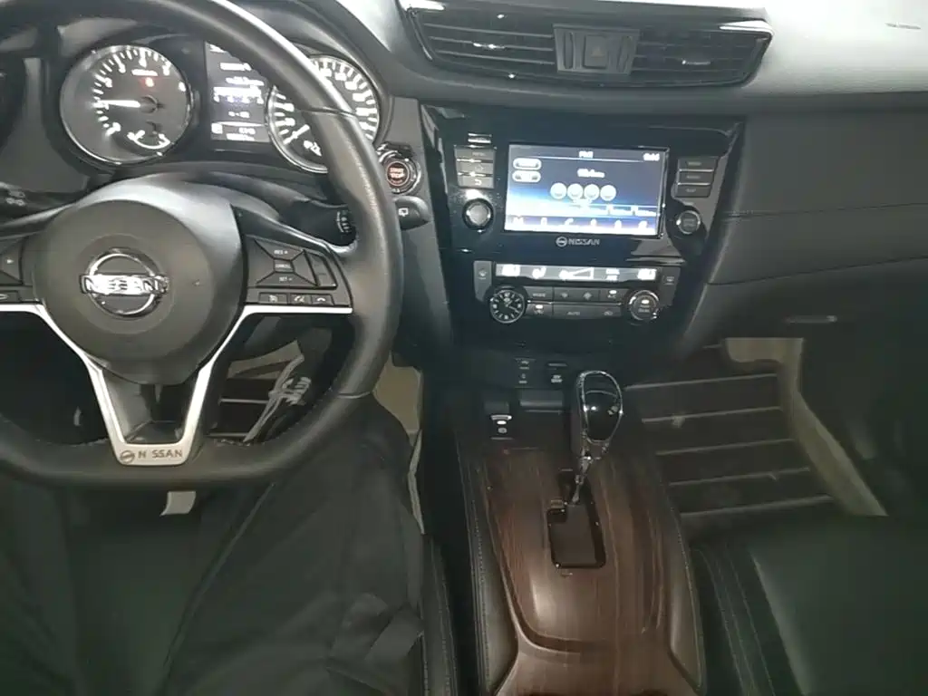 Nissan X-Trail — фото 10