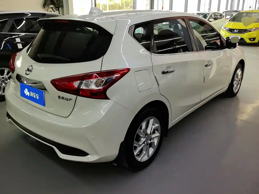 Nissan Tiida — фото 3