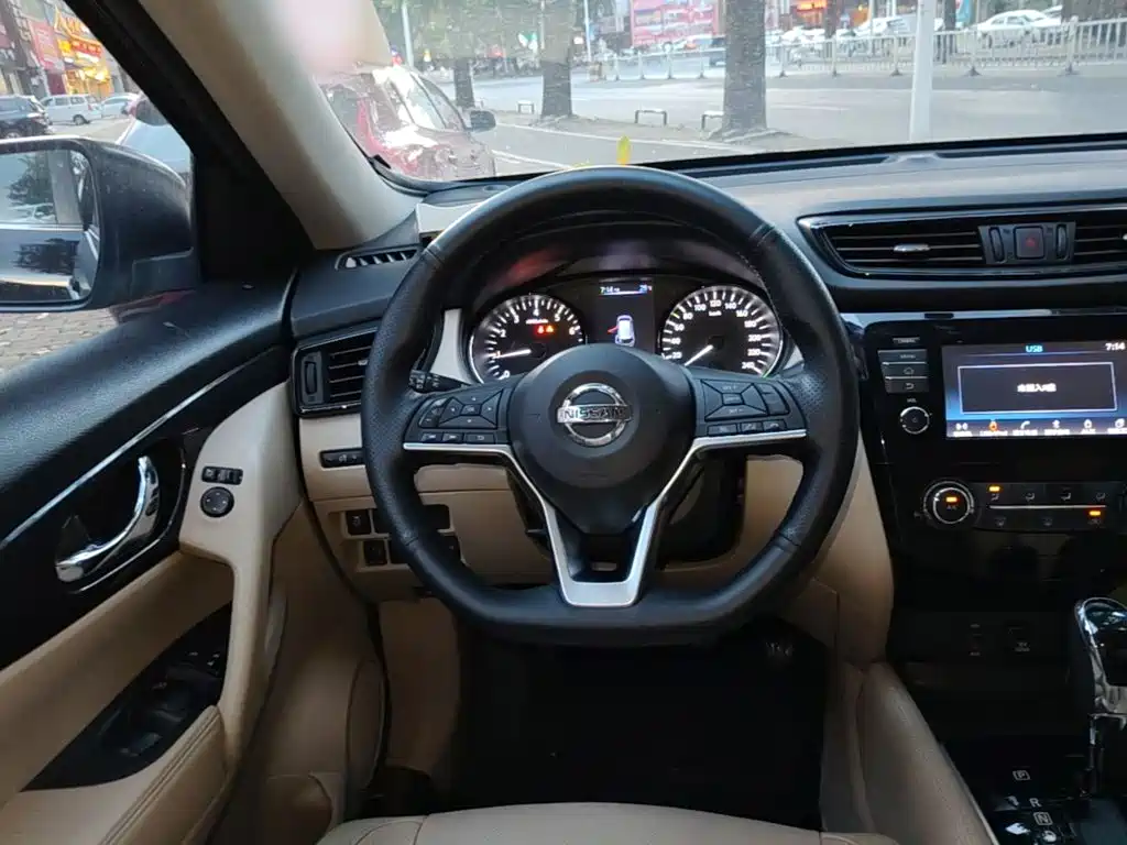Nissan X-Trail — фото 11