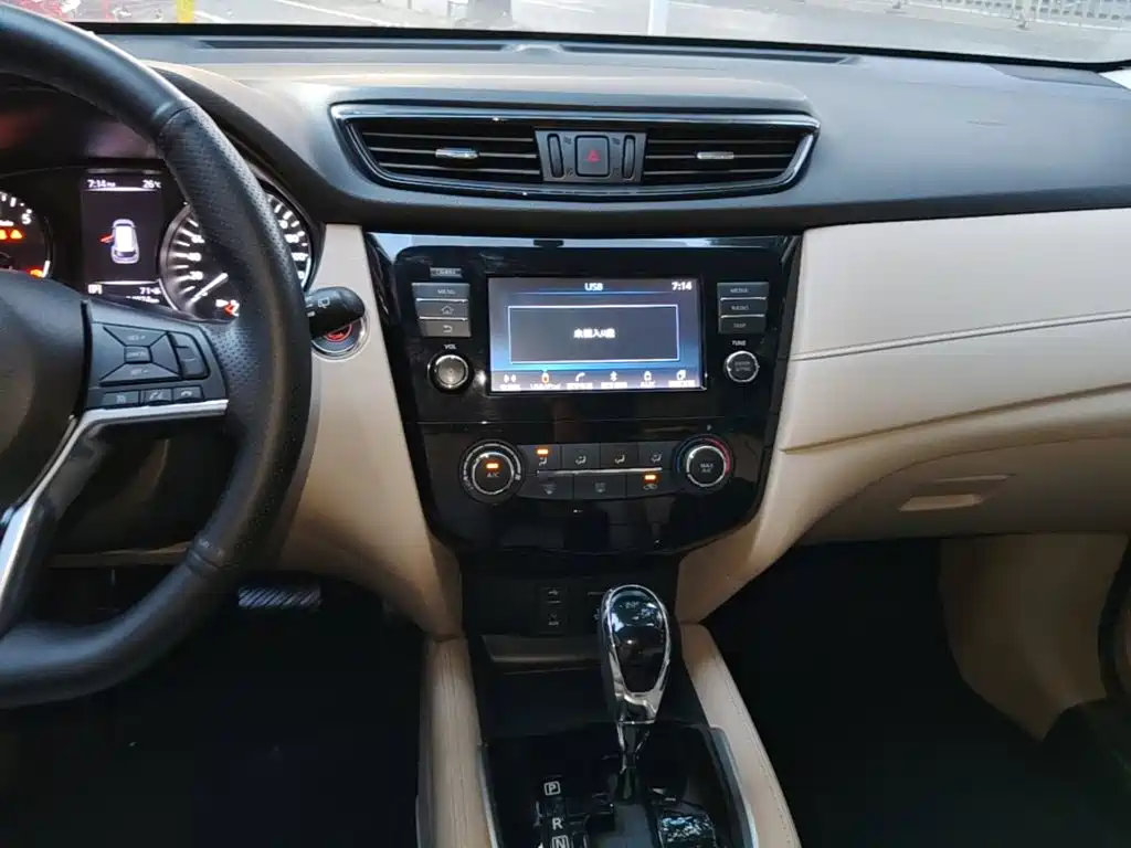 Nissan X-Trail — фото 13