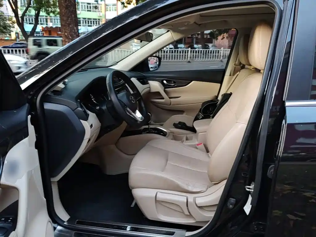 Nissan X-Trail — фото 15