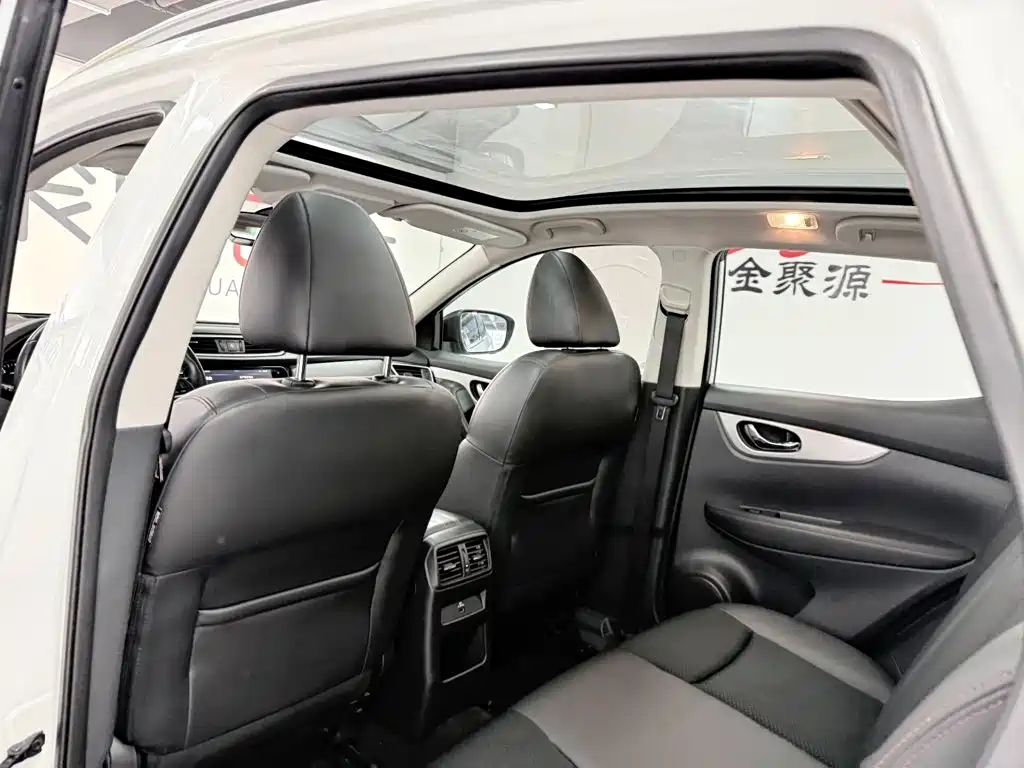 Nissan Qashqai — фото 11