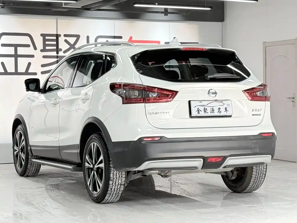 Nissan Qashqai — фото 4