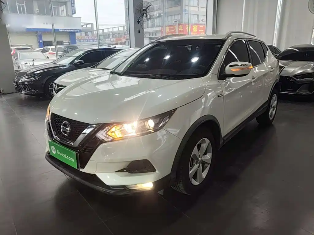 Nissan Qashqai — фото 2
