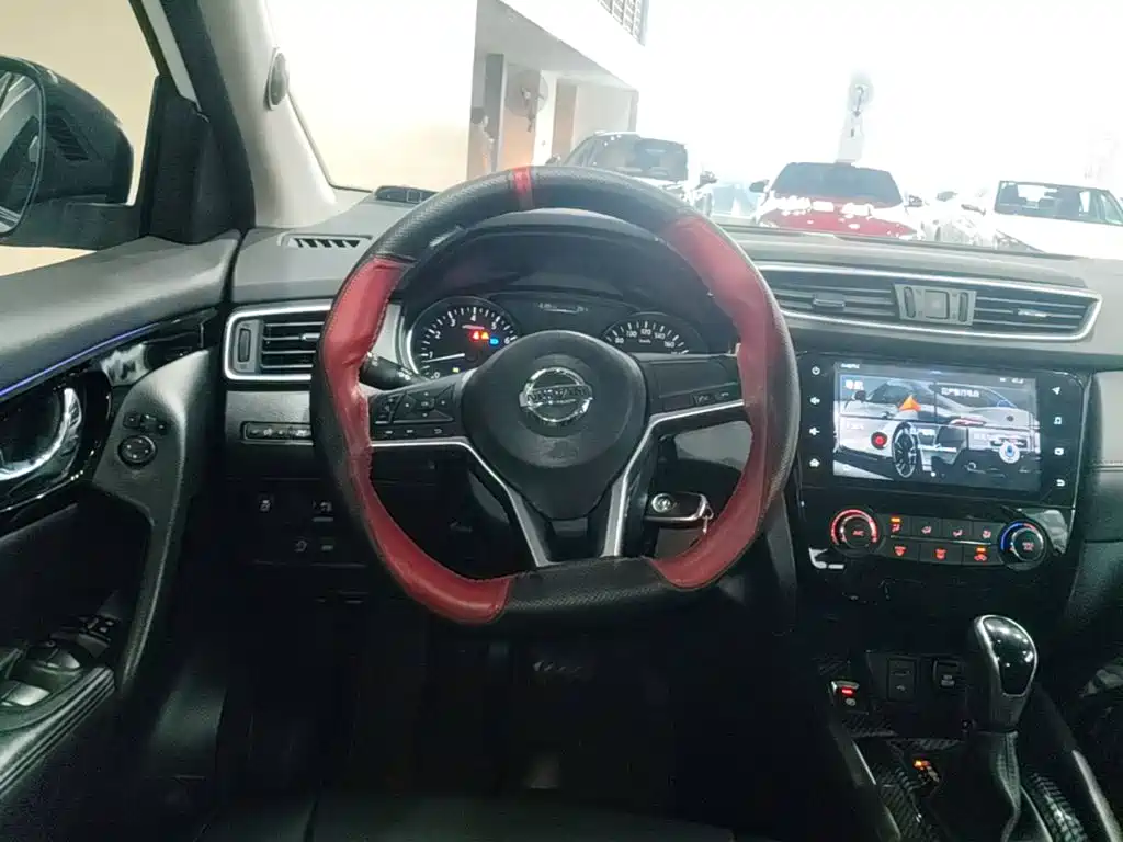 Nissan Qashqai — фото 11