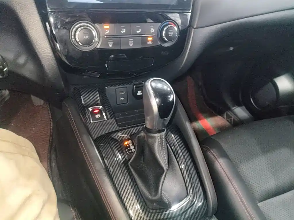 Nissan Qashqai — фото 14