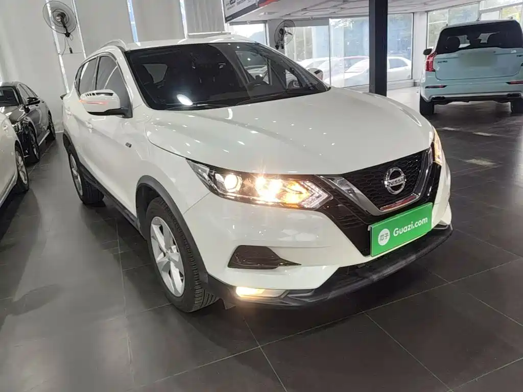 Nissan Qashqai — фото 4