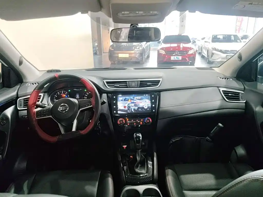 Nissan Qashqai — фото 10
