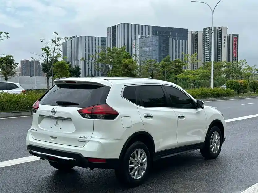 Nissan X-Trail — фото 9