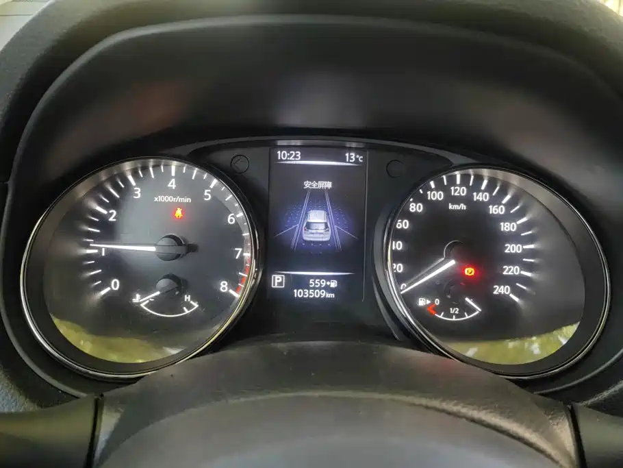 Nissan X-Trail — фото 14