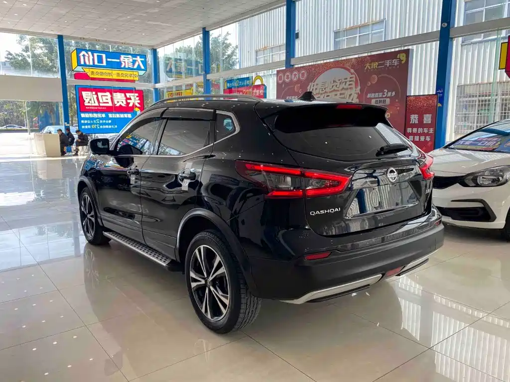 Nissan Qashqai — фото 4