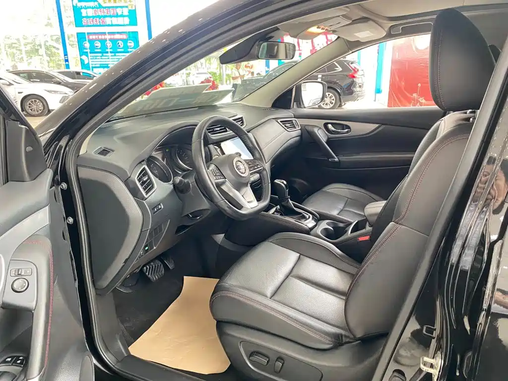 Nissan Qashqai — фото 7
