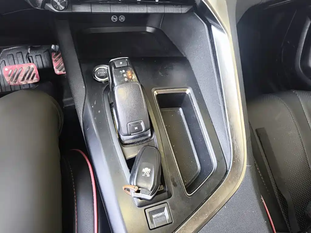 Peugeot 5008 — фото 14