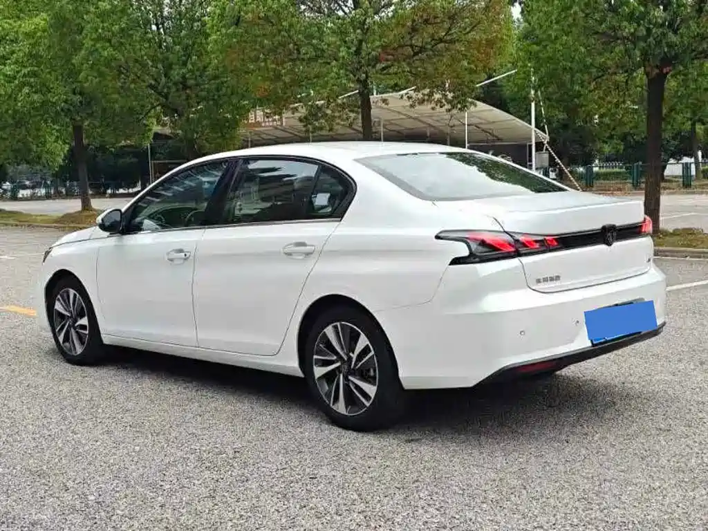Peugeot 408 — фото 4