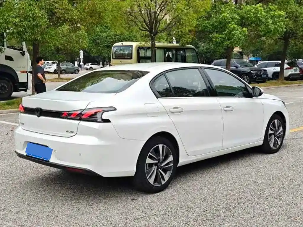 Peugeot 408 — фото 7
