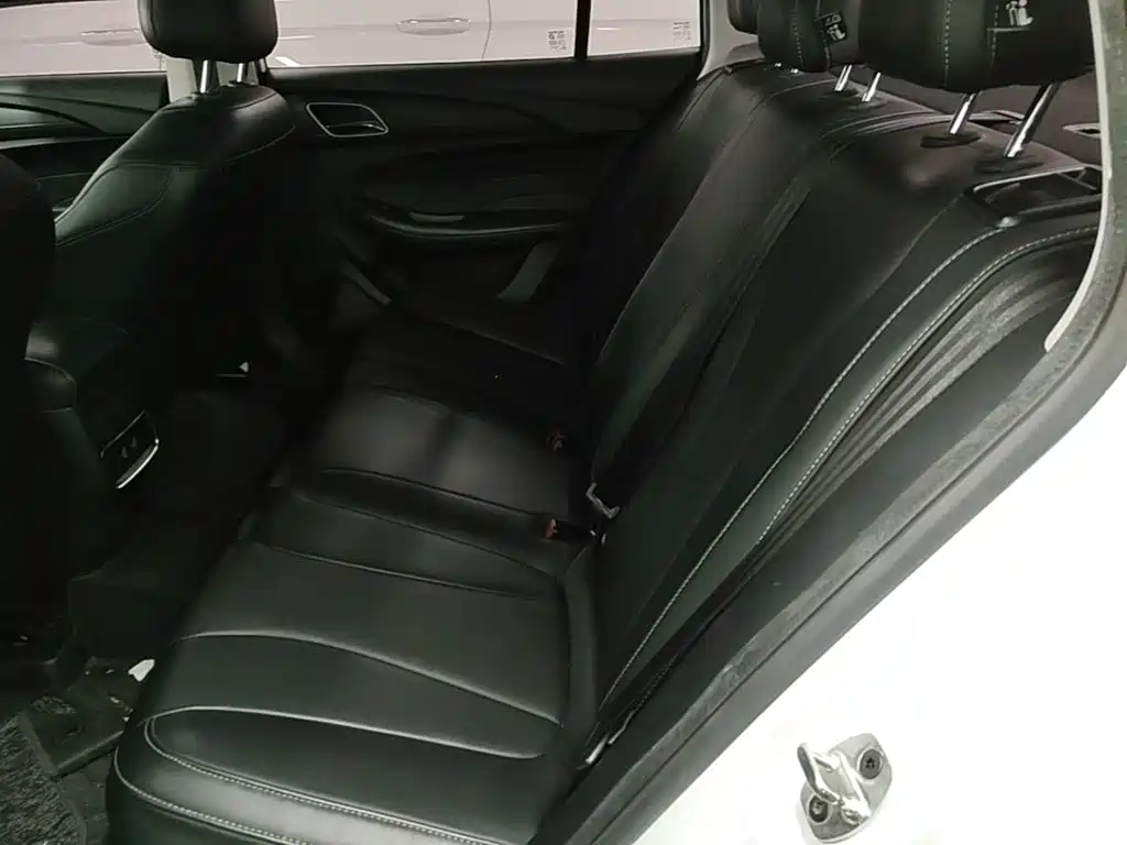 Roewe i5 — фото 17