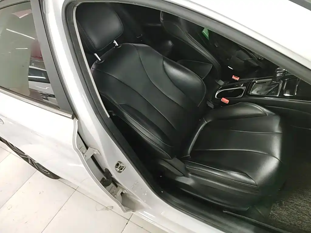 Roewe i5 — фото 25