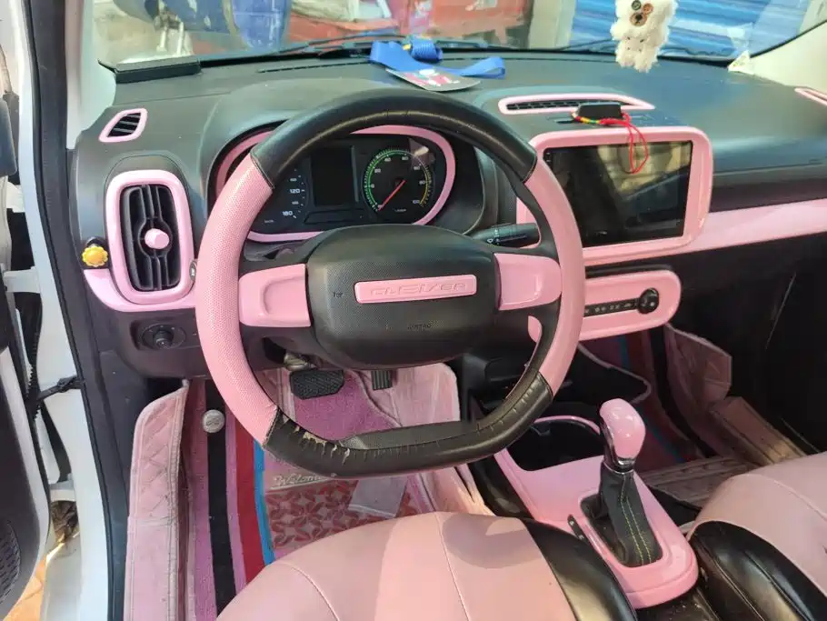 Roewe Clever — фото 15