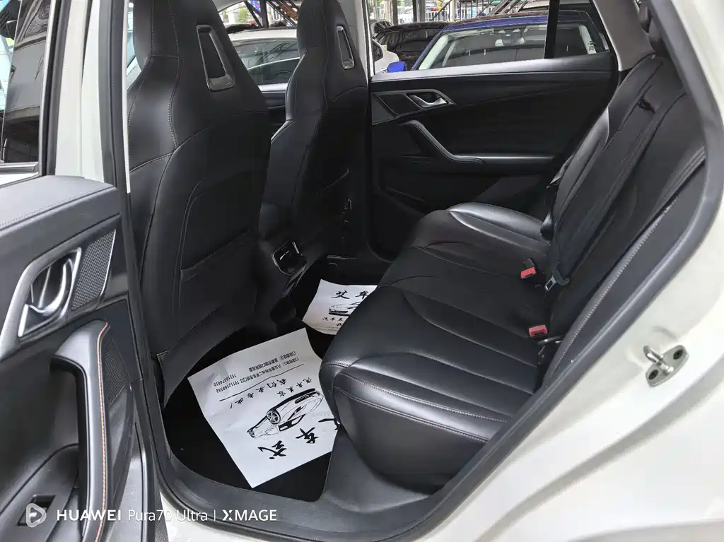 Roewe RX5 — фото 10