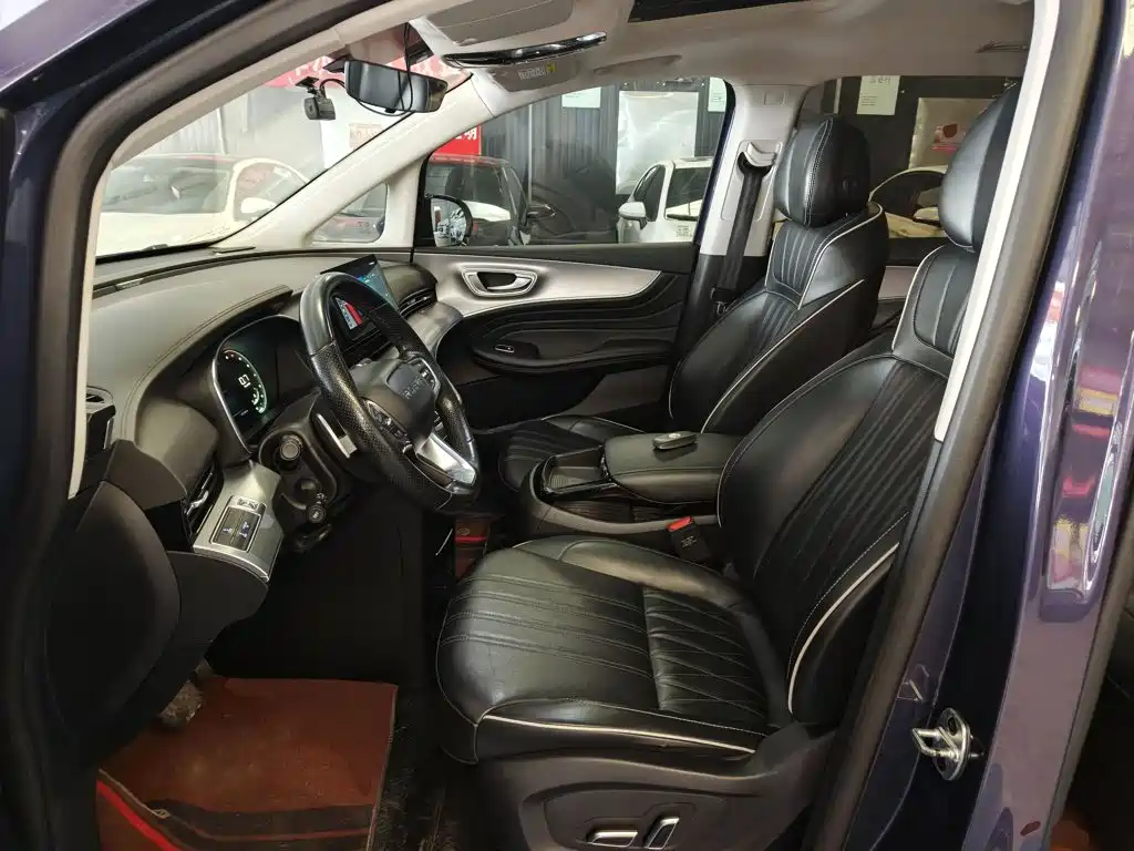 Roewe iMAX8 — фото 15