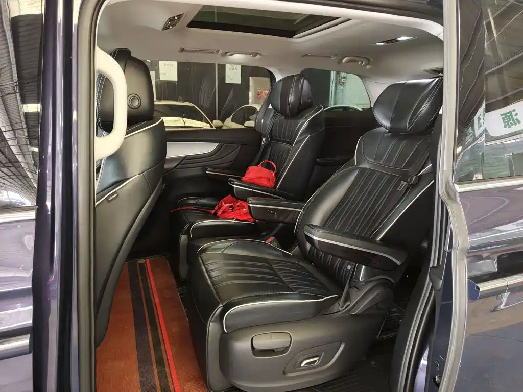 Roewe iMAX8 — фото 17