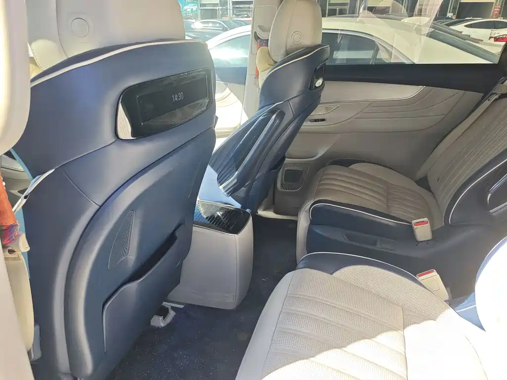 Roewe iMAX8 — фото 8