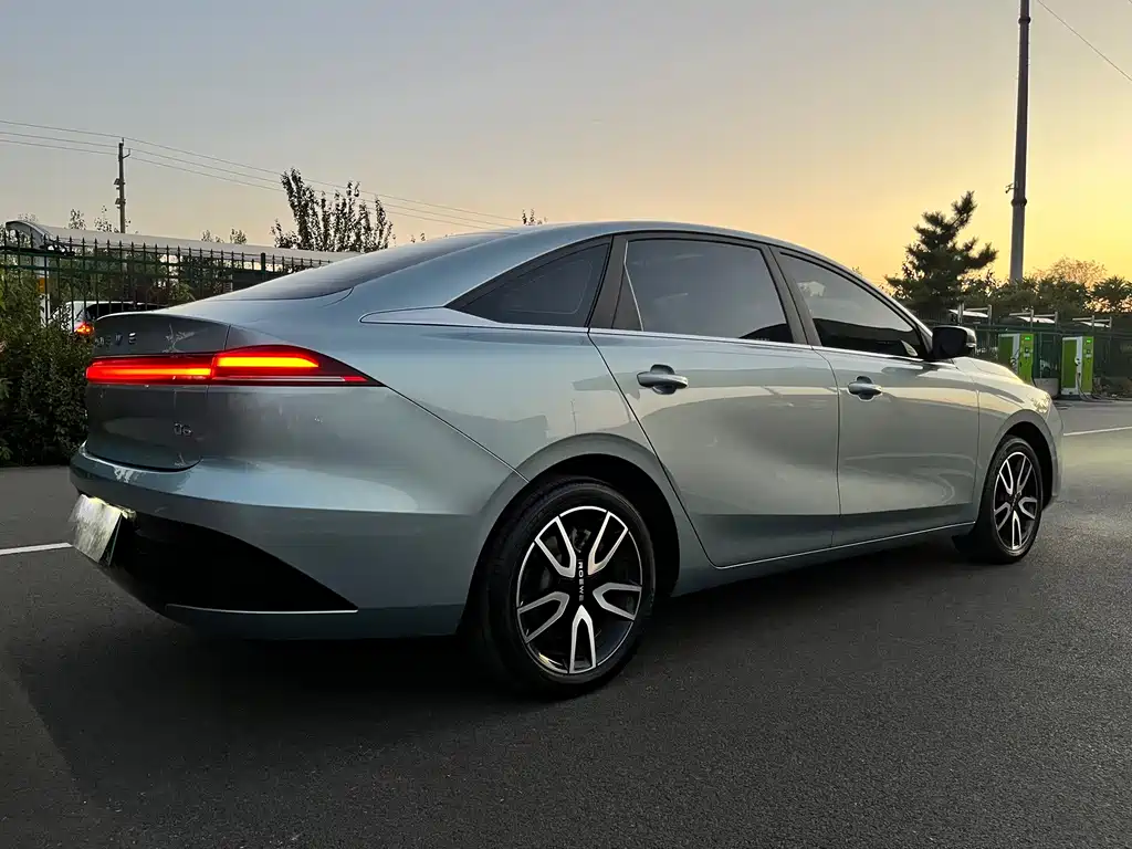 Roewe D6 — фото 15