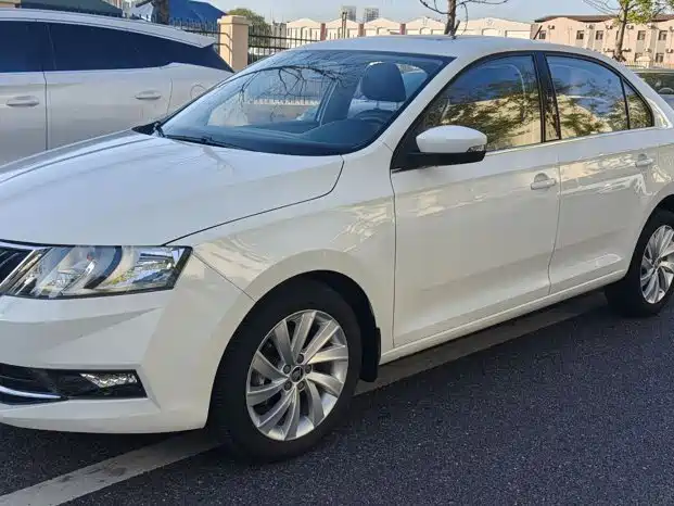 Skoda Rapid — фото 2