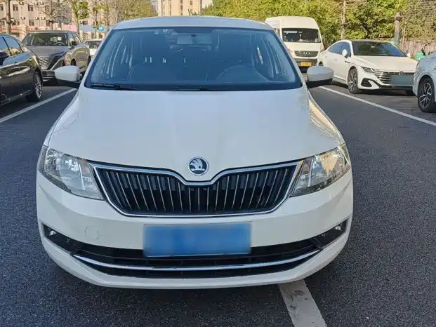 Skoda Rapid — фото 3