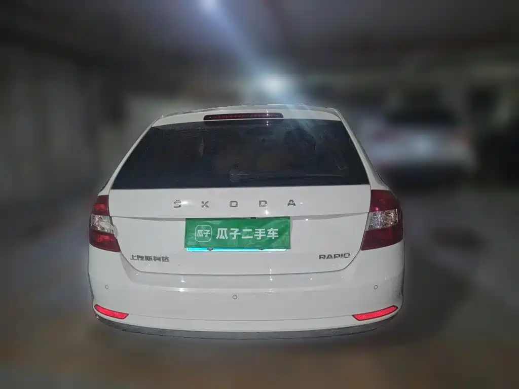 Skoda Rapid Spaceback — фото 3
