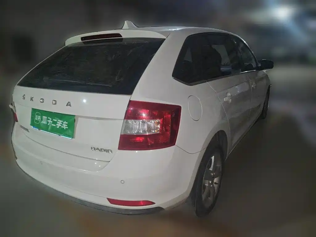 Skoda Rapid Spaceback — фото 4