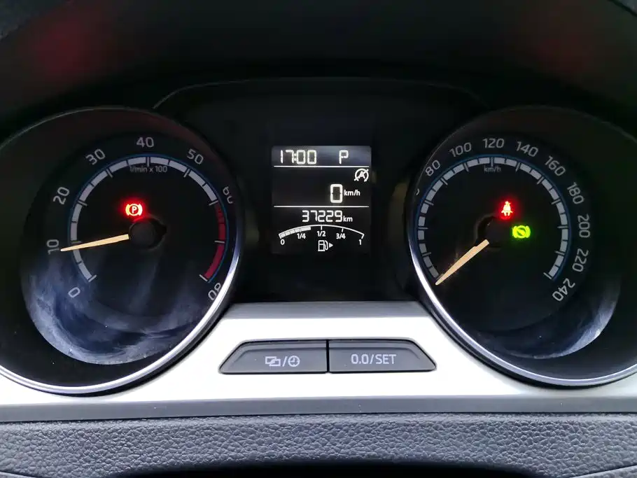 Skoda Rapid — фото 14