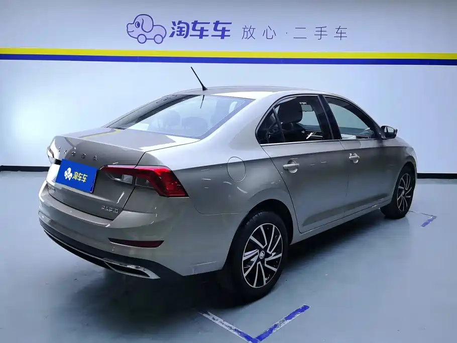 Skoda Rapid — фото 3