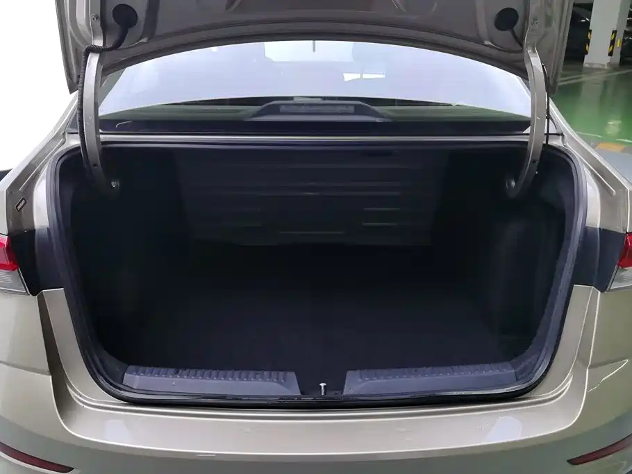 Skoda Rapid — фото 4