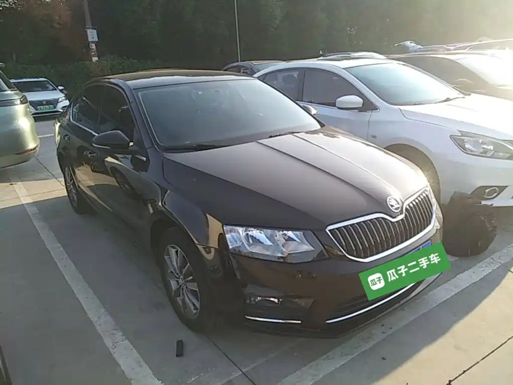 Skoda Octavia — фото 4
