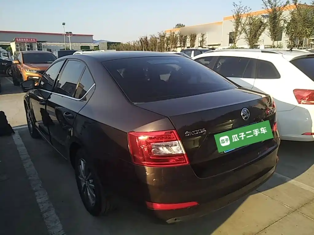 Skoda Octavia — фото 5
