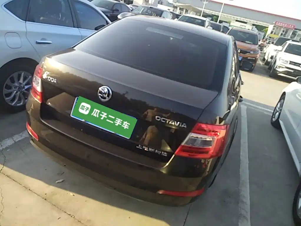 Skoda Octavia — фото 7