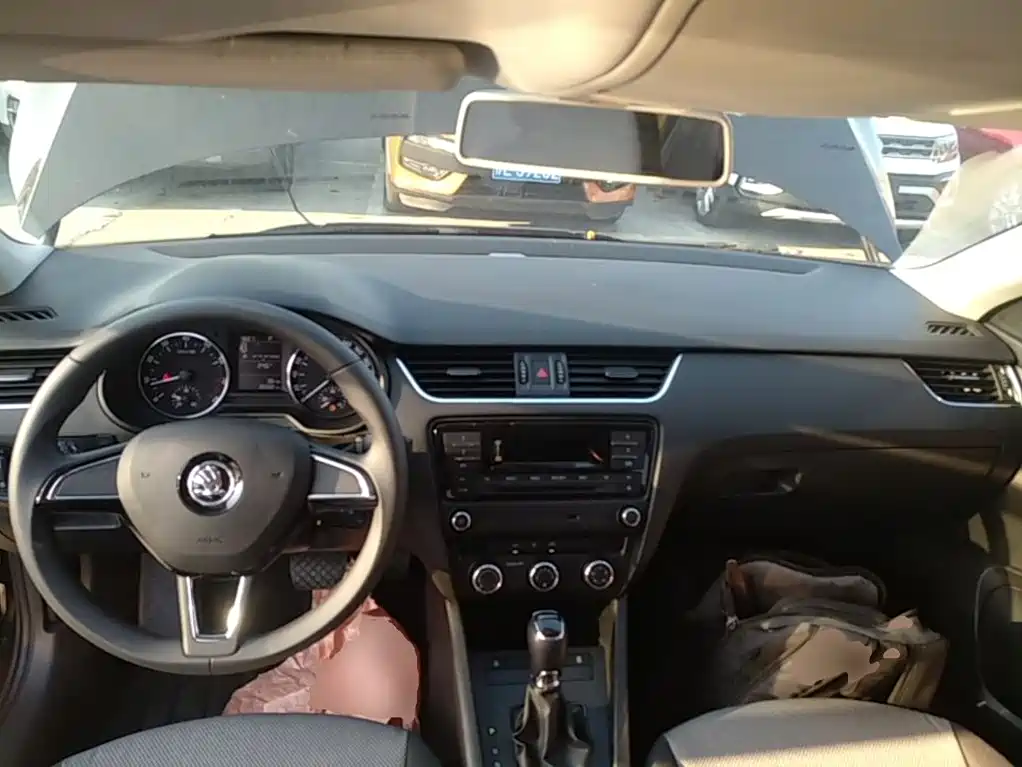 Skoda Octavia — фото 10